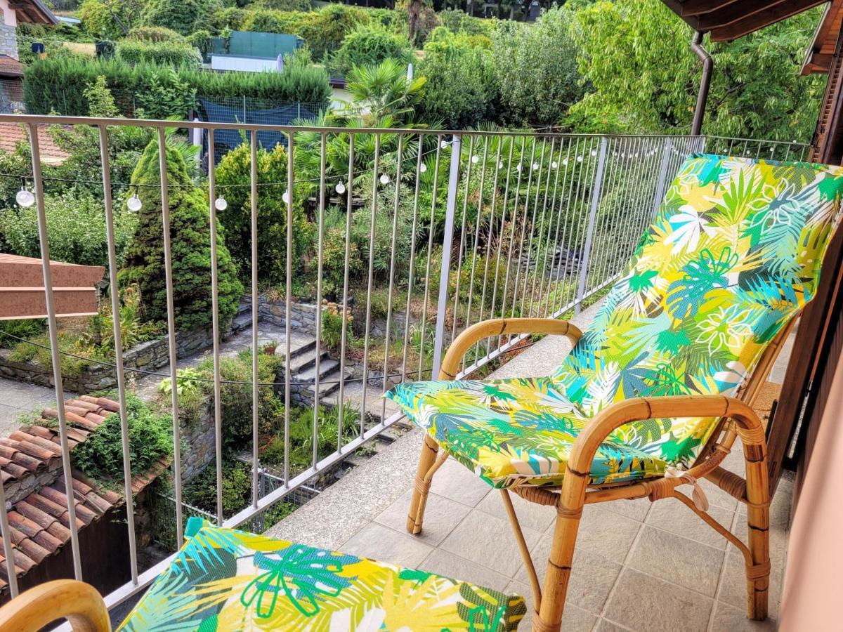 La Mansarda Del Ciliegio - Deliziosa Mansarda Con Giardino A 6 Km Da Arona Apartment Exterior photo